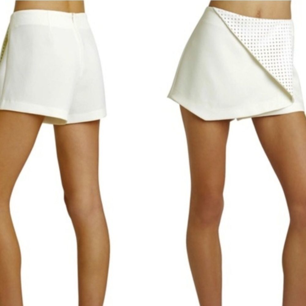 BCBGeneration creme leather skort size 2 - Picture 5 of 5